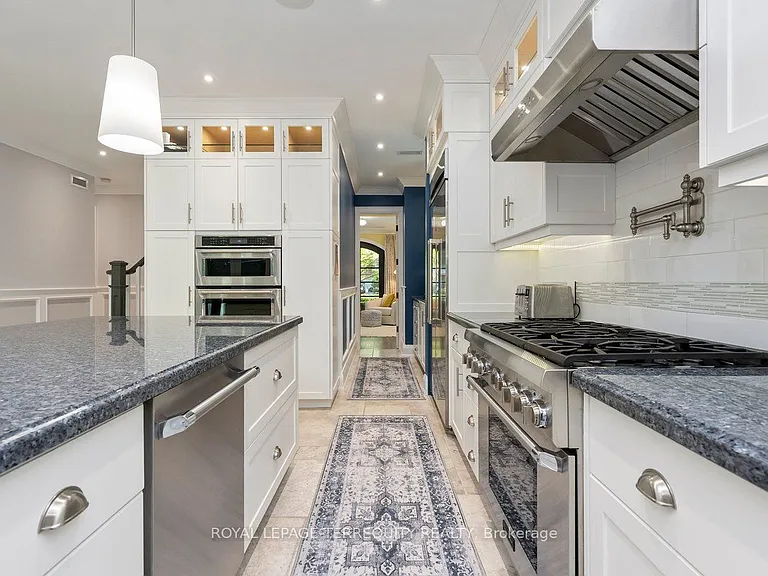 101 Chestnut Hills Pkwy — Photo 12