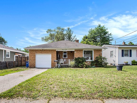 2nd image of 1304 Oaklawn St NE
