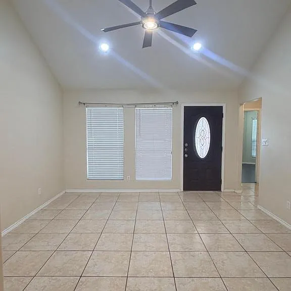1724 Wilcox Dr — Photo 4