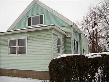 2nd image of 18 Newfield St