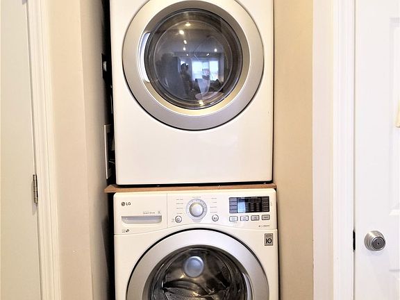 385W5c4baf373c20d