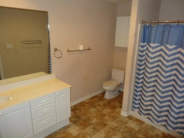 33211 Old Hempstead Rd #B — Photo 9