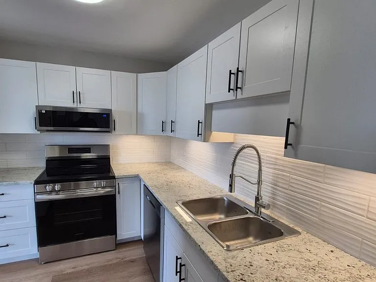 421 Fairview Dr #501 — Photo 13