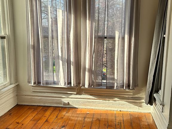 4th image of 239 Wilber Ave APT 3