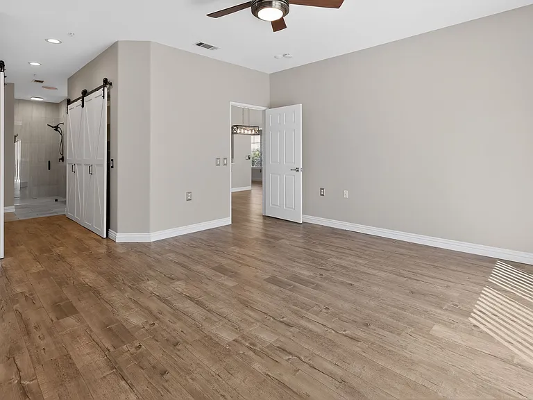 21610 Paseo Venezia — Photo 19