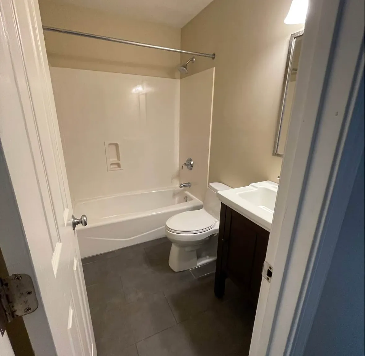 4 bed, 1.5 bath, 1500 sqft, $2,200 — Photo 1