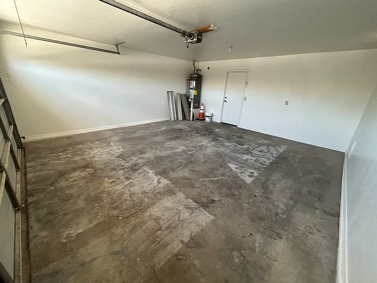 7028 S 46th Dr — Photo 33