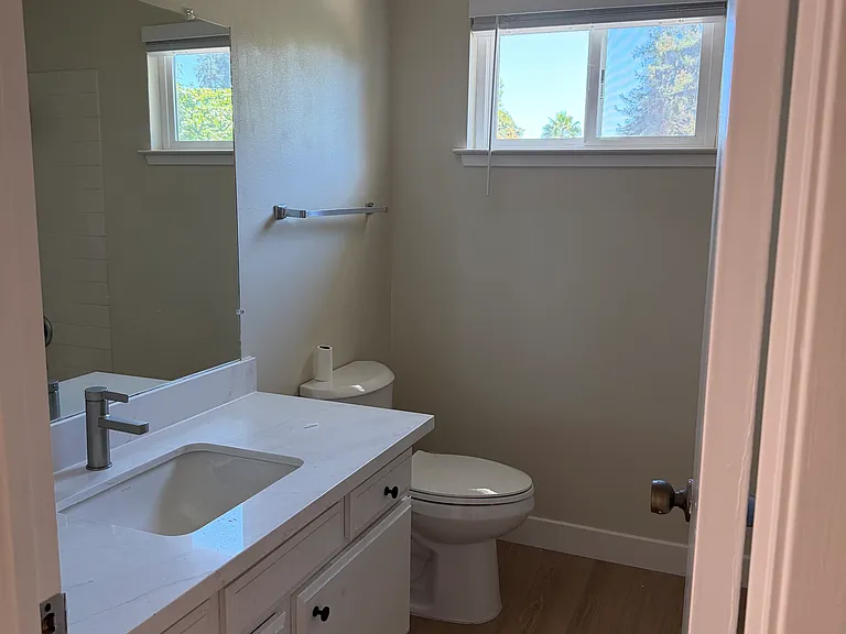 898 Pepper Tree Ct — Photo 18