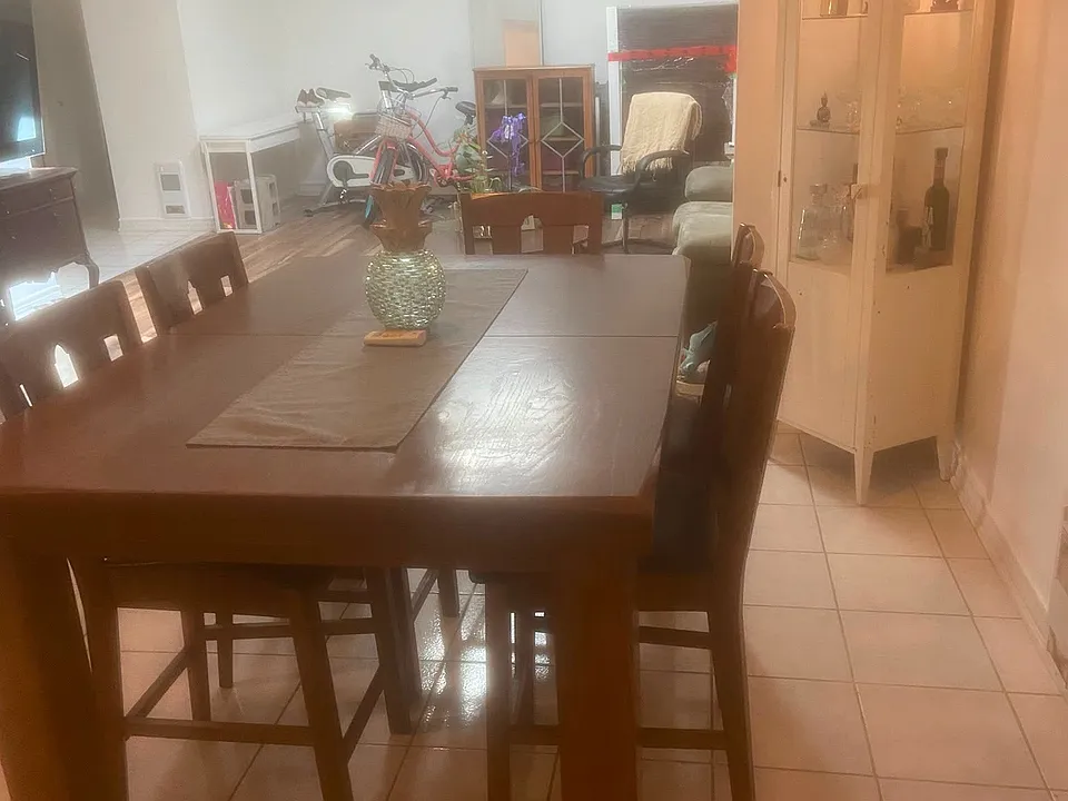 3126 Dundas St W #REAR MAIN FLOOR LOFT