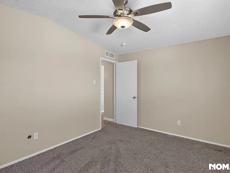 2045 Solano Dr — Photo 17
