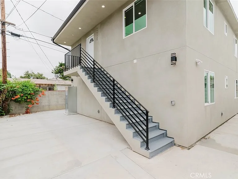 7732 Etiwanda Ave #1/2 — Photo 1