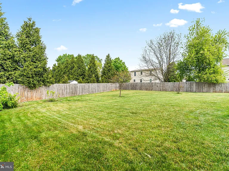 10025 Jasper Dr — Photo 10