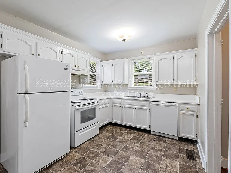 2334 Redwood Dr — Photo 8