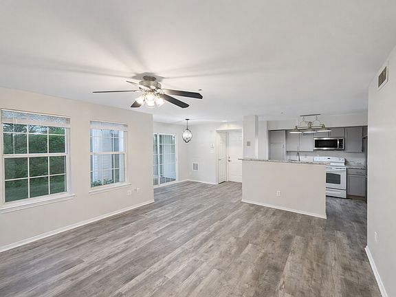 4th image of 4410 Lord Loudoun Ct