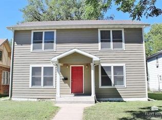 924 Bertrand St, Manhattan, KS 66502
