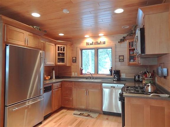 3rd image of 373 Pinehurst Dr