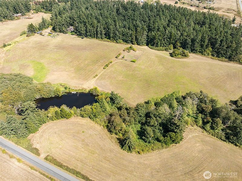 5th image of 5774 Center Road