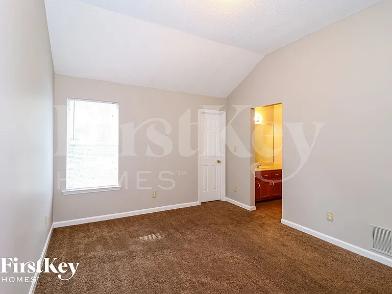 6911 Lagrange Cir S — Photo 9