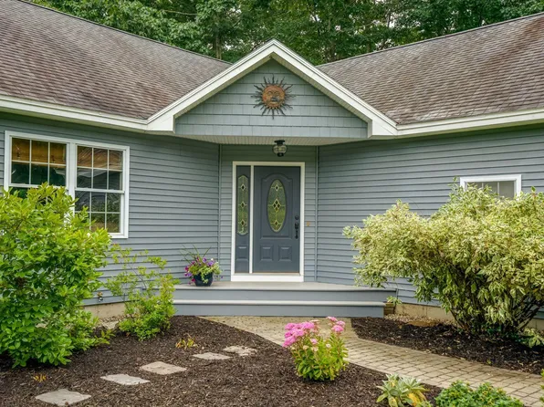 32 Towle Road, Gorham, ME 04038