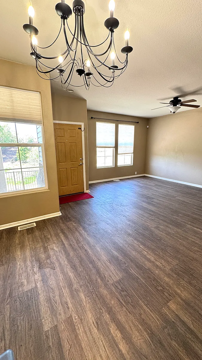 living room - 7333 Sandy Springs Point