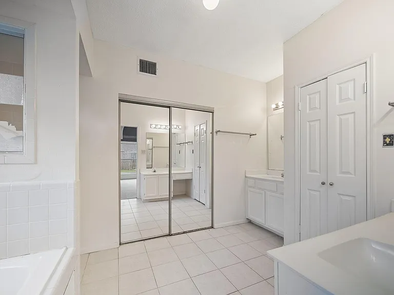 16326 Brush Meadow Ct — Photo 10