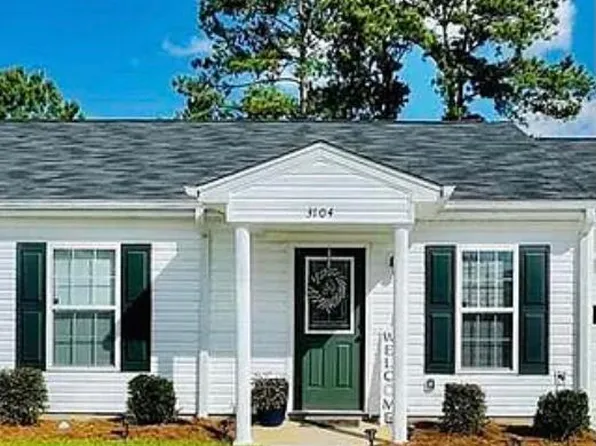 1703 Trade Winds Rd, Effingham, SC 29541