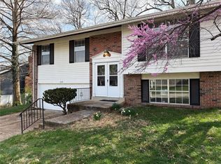 638 Running Creek Dr, Ballwin, MO