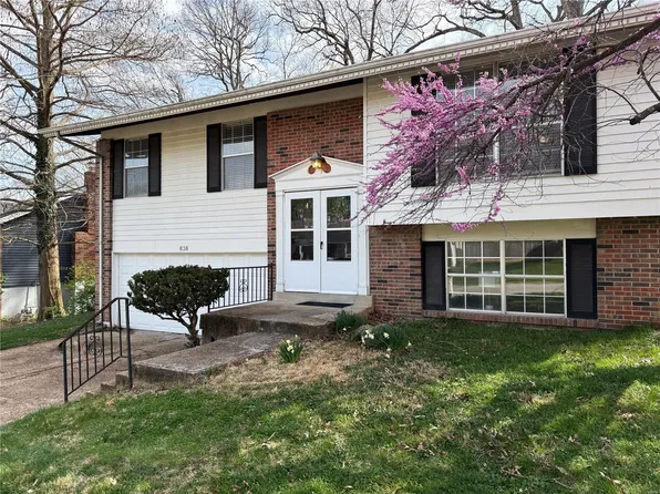 638 Running Creek Dr, Ballwin, MO 63021