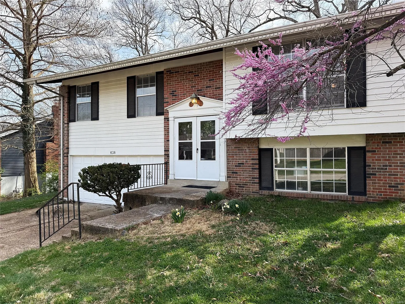 638 Running Creek Dr photo 1