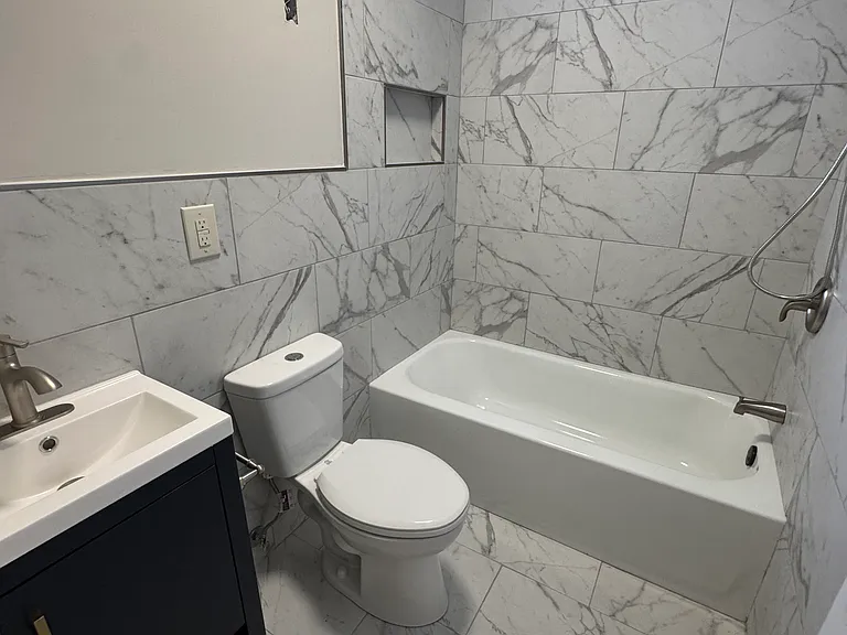 1839 W Master St #1 — Photo 6