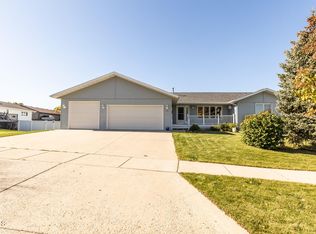 1105 6th Ave NE, Mandan, ND 58554
