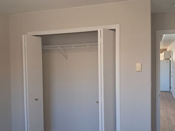3rd image of 1312 Sydney Dr #B