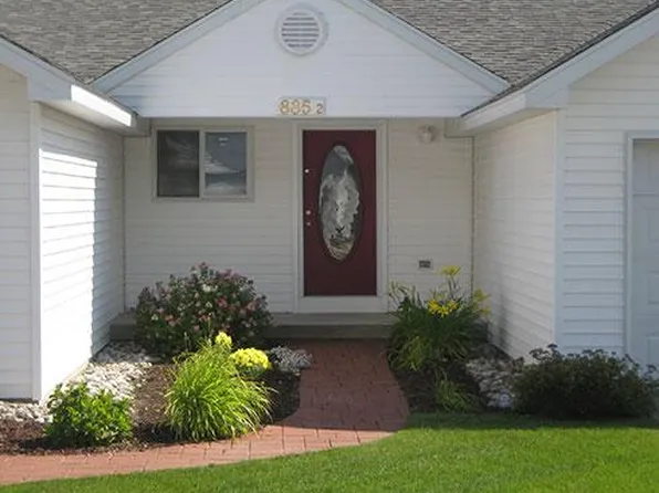 905 Glen Haven Cir, Petoskey, MI