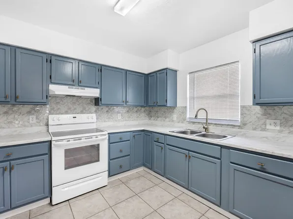 4392 Pine Lake Rd, Bonita Springs, FL 34134