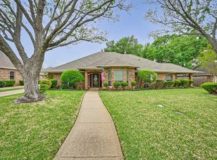 1014 Shady Oak Trl, Mansfield, TX 76063