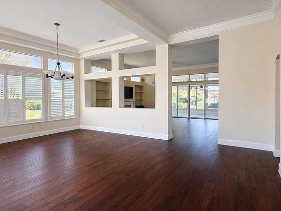 3rd image of 101 Honey Hill Dr