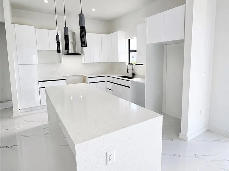 3702 NW 42nd St — Photo 3