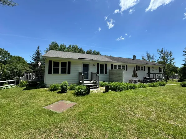 56 Cemetery Rd, Arlington, VT 05250