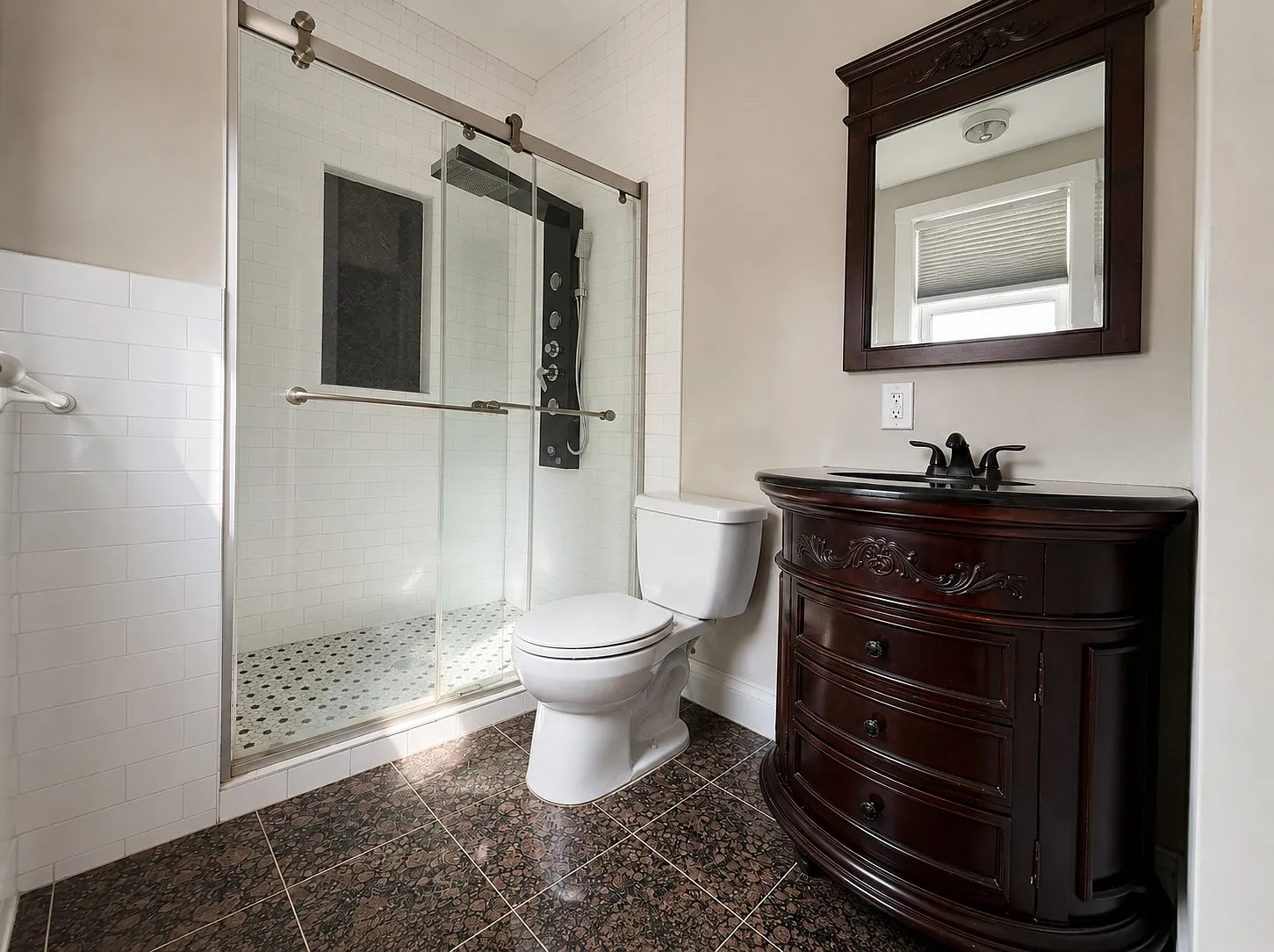 3 bed, $2,500 — Photo 3