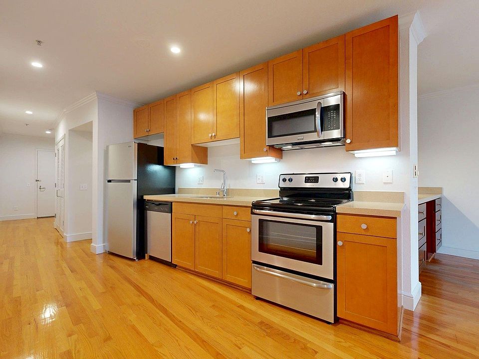 1st image of 3322 Buchanan St APT 210