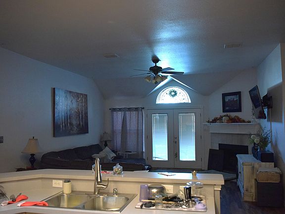 5th image of 1613 Redwood Dr