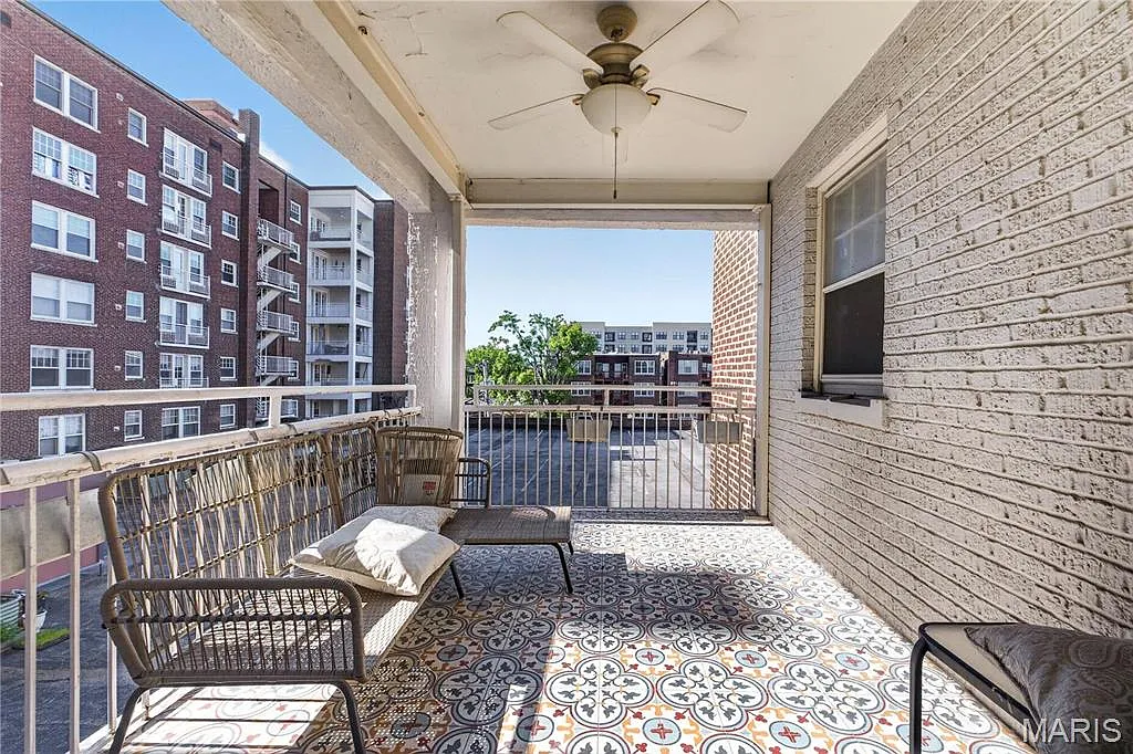 3 bed, 2.0 bath, 1591 sqft, $2,350 — Photo 3