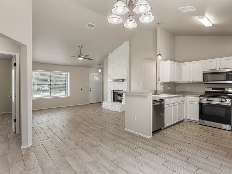 1808 Prairie Star Ln — Photo 7