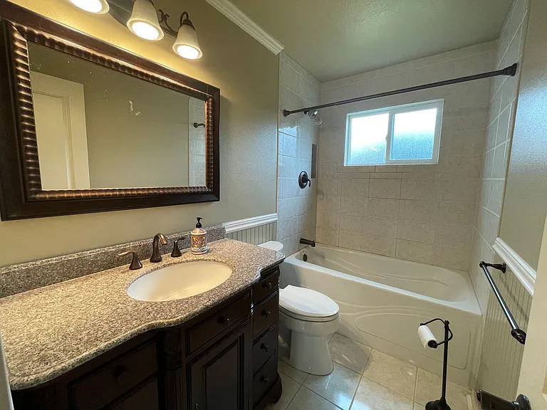 215 South Ln — Photo 9