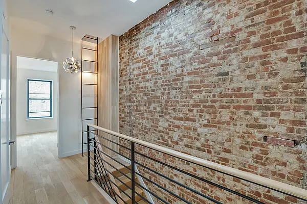 Sold by Massada Home Sales Inc | media 9