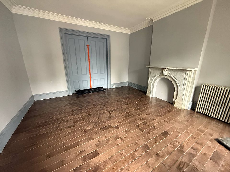 1st image of 138 Johnston St APT 2