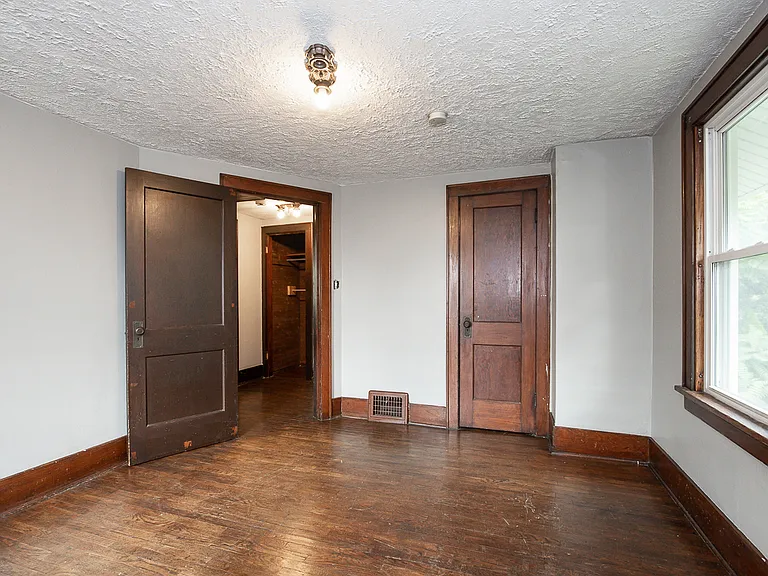 888 Harrison Ave — Photo 23