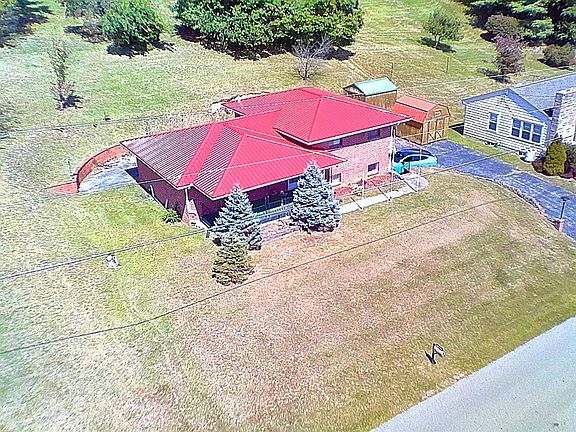 4th image of 201 Hillcrest Dr