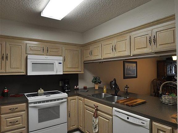 4th image of 179 N Bay Dr