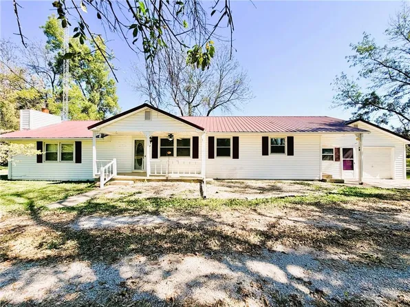 623 E Cherry St, Rich Hill, MO 64779